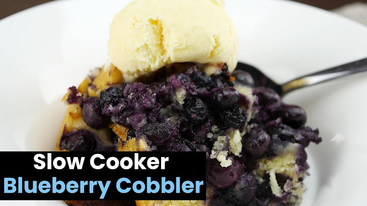 Slow Cooker Blueberry Cobbler
